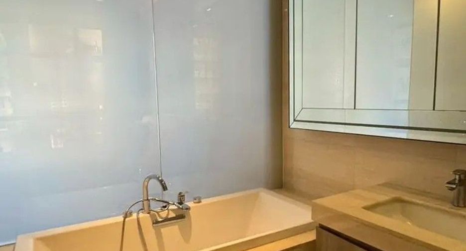 Condo en venta de 2 habitaciones en Khlong Toei, Bangkok