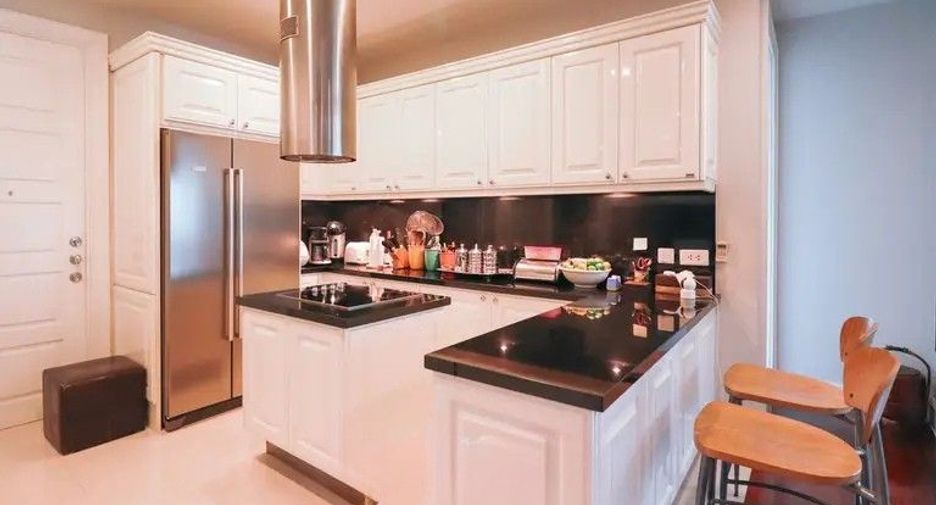 For sale 3 bedrooms condo in Watthana, Bangkok