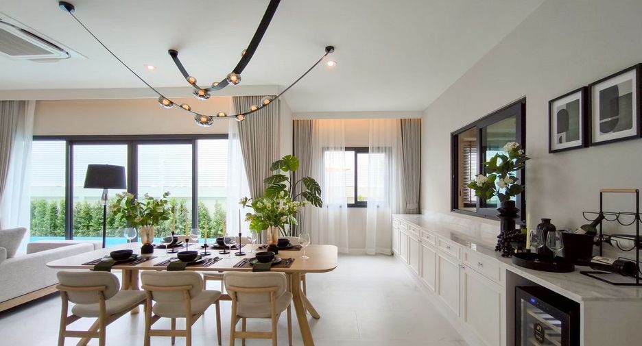 For sale 4 bedrooms villa in Bang Lamung, Chonburi