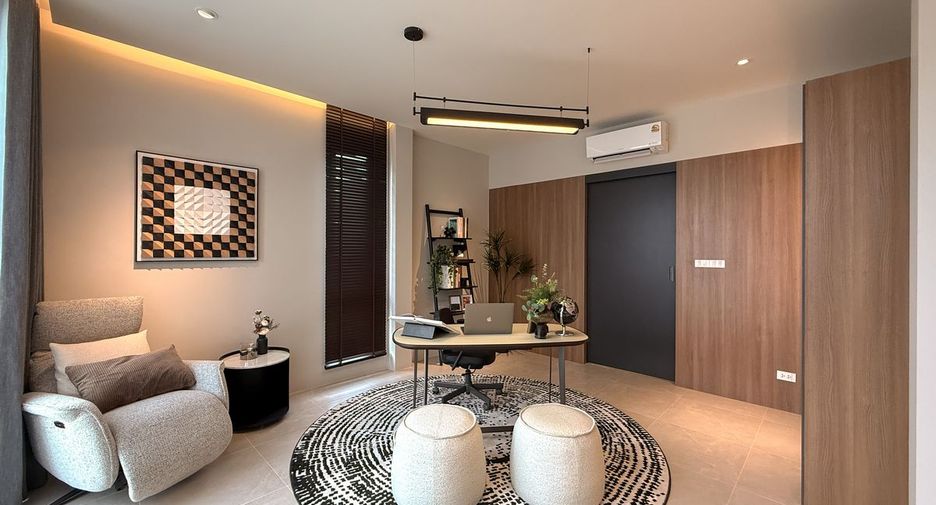 For sale 4 bedrooms villa in Bang Lamung, Chonburi