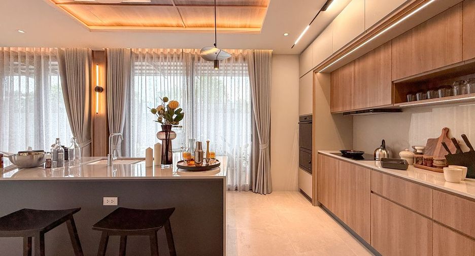 For sale 4 bedrooms villa in Bang Lamung, Chonburi