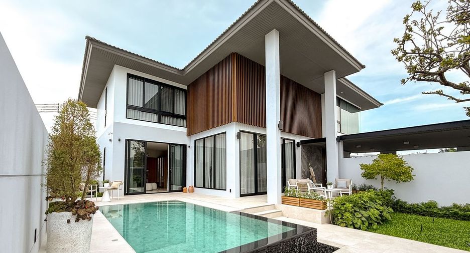 For sale 4 bedrooms villa in Bang Lamung, Chonburi