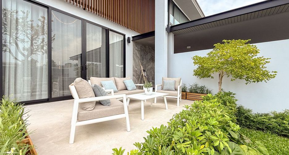 For sale 4 bedrooms villa in Bang Lamung, Chonburi