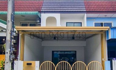 For sale 3 bedrooms townhouse in Khlong Sam Wa, Bangkok