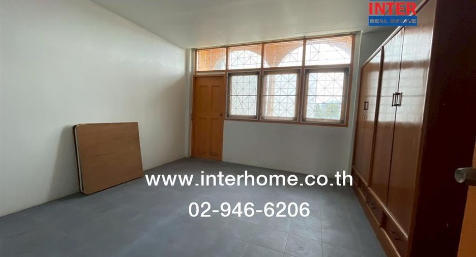 For sale 8 bedrooms retail Space in Sai Mai, Bangkok