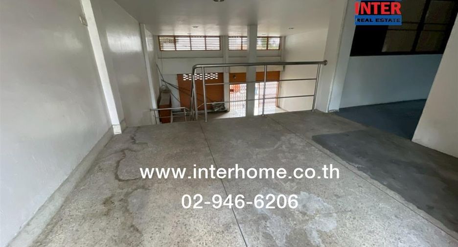 For sale 8 bedrooms retail Space in Sai Mai, Bangkok