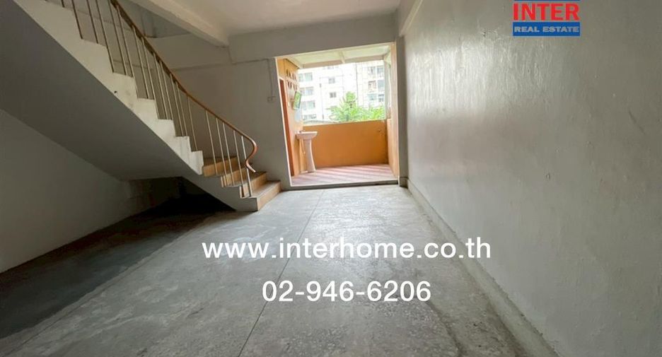 For sale 8 bedrooms retail Space in Sai Mai, Bangkok