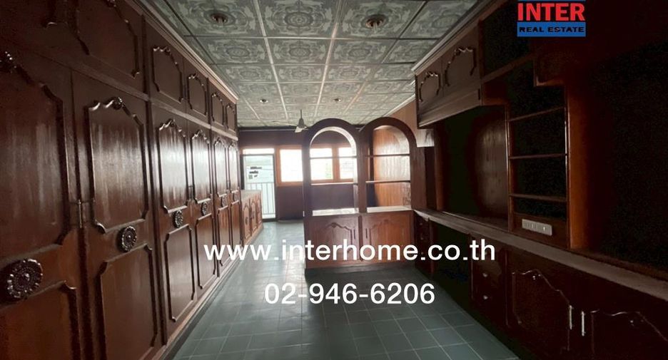 For sale 8 bedrooms retail Space in Sai Mai, Bangkok