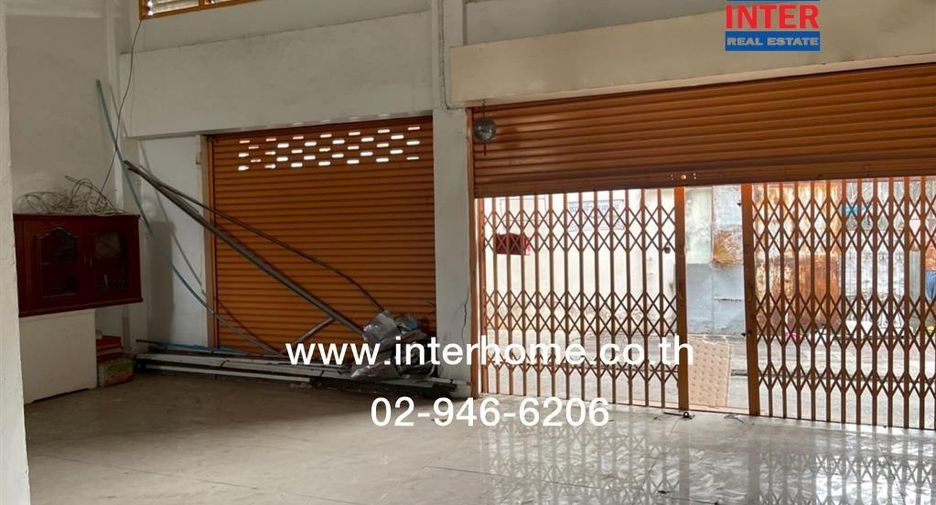 For sale 8 bedrooms retail Space in Sai Mai, Bangkok