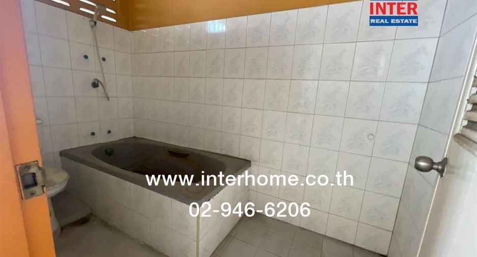 For sale 8 bedrooms retail Space in Sai Mai, Bangkok