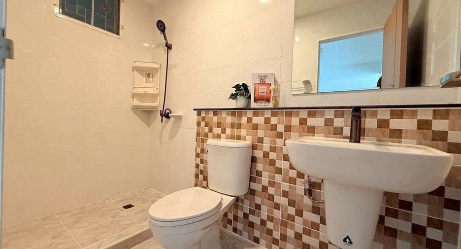 出售 3 卧室 联排别墅 在 Bang Phli, Samut Prakan