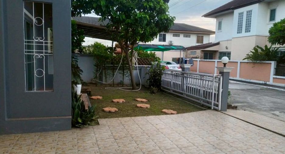 For rent 3 bedrooms house in Si Racha, Chonburi