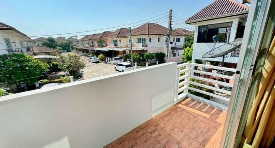 For rent 3 bedrooms house in Si Racha, Chonburi