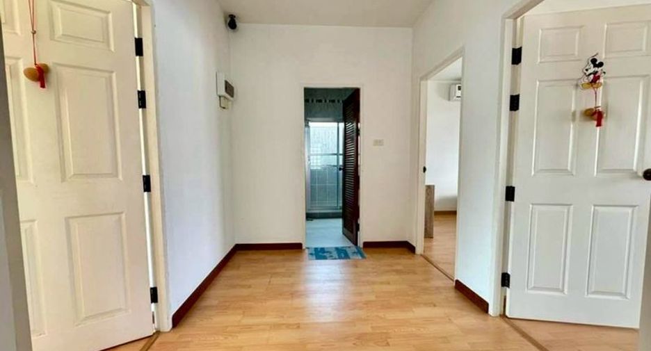 For rent 3 bedrooms house in Si Racha, Chonburi