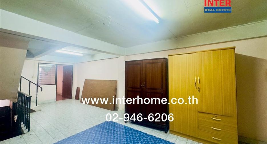 For sale 3 bedrooms retail Space in Bang Khae, Bangkok