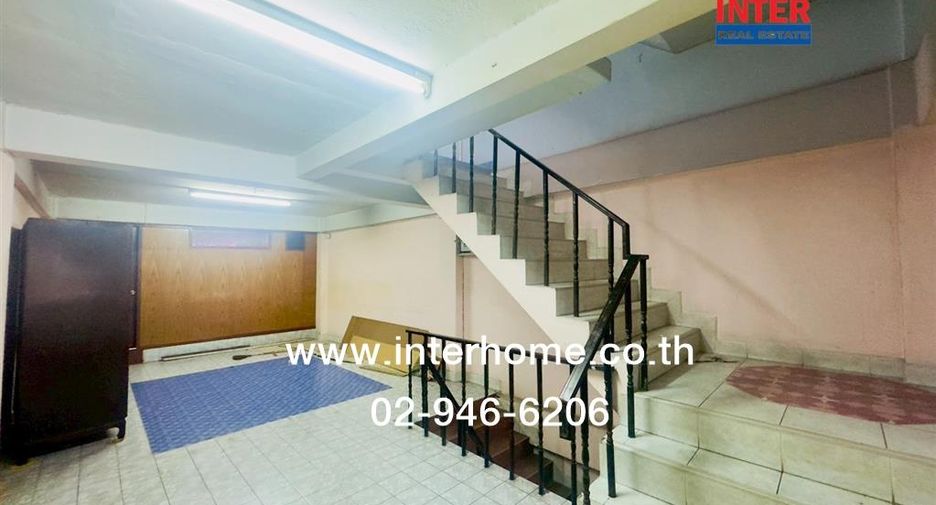 For sale 3 bedrooms retail Space in Bang Khae, Bangkok