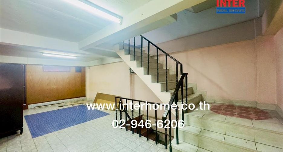 For sale 3 bedrooms retail Space in Bang Khae, Bangkok