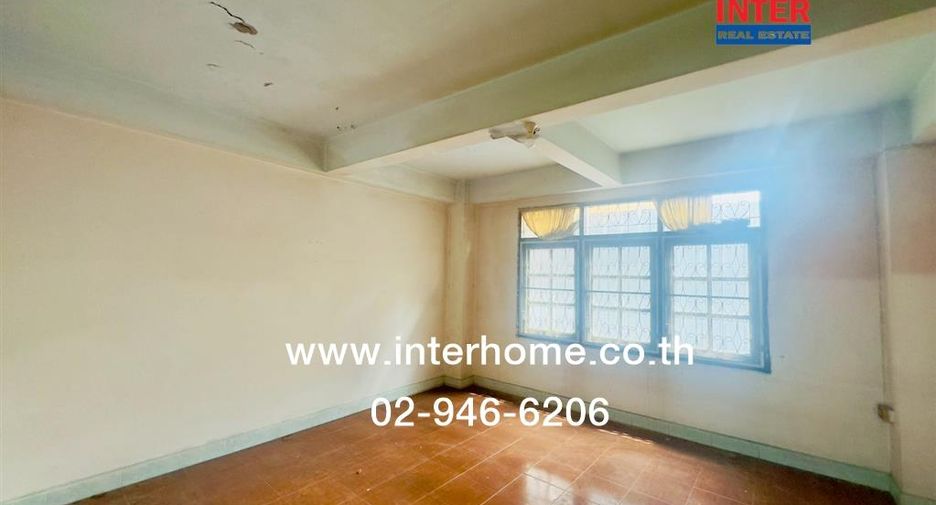 For sale 3 bedrooms retail Space in Bang Khae, Bangkok