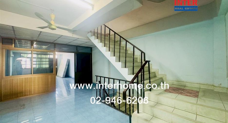 For sale 3 bedrooms retail Space in Bang Khae, Bangkok