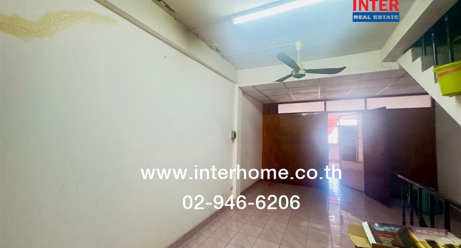 For sale 3 bedrooms retail Space in Bang Khae, Bangkok
