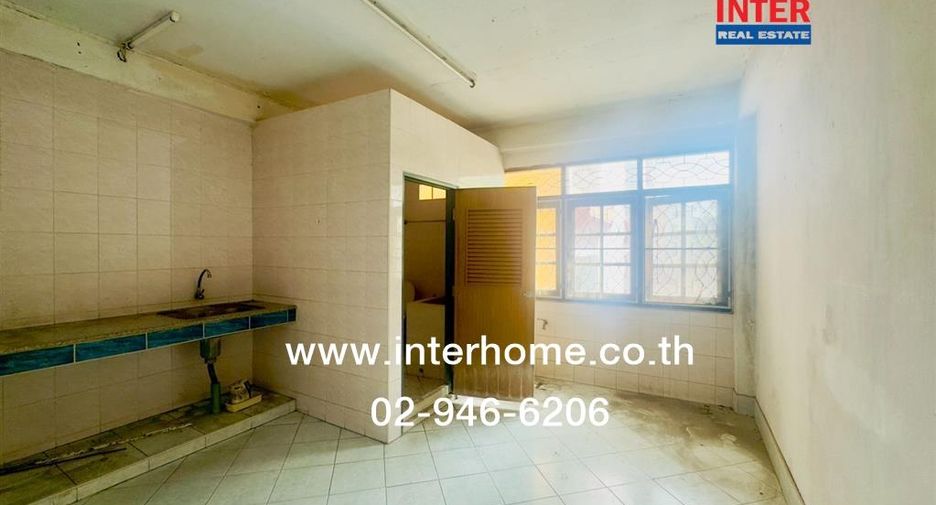 For sale 3 bedrooms retail Space in Bang Khae, Bangkok