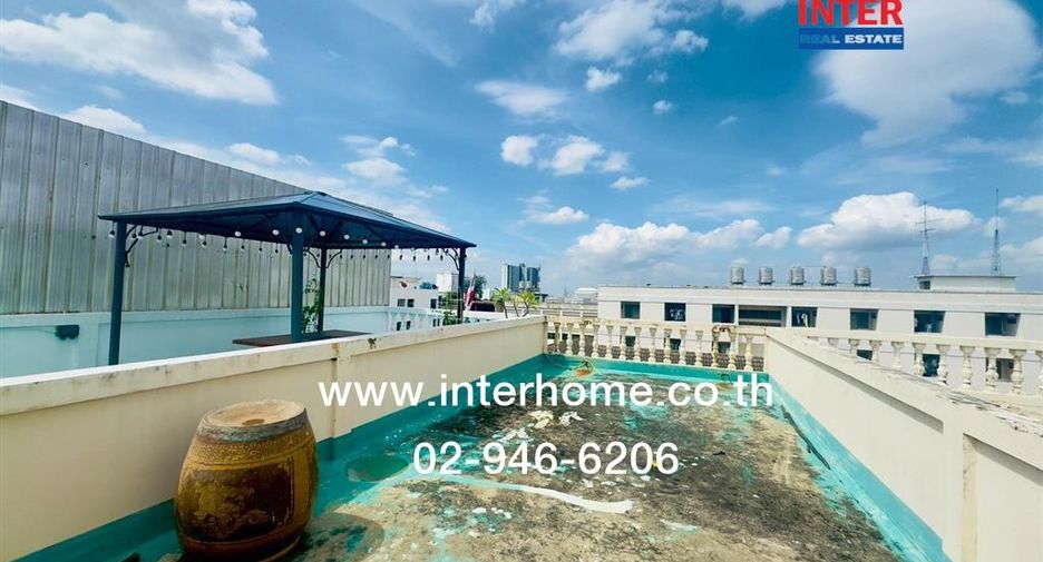 For sale 3 bedrooms retail Space in Bang Khae, Bangkok