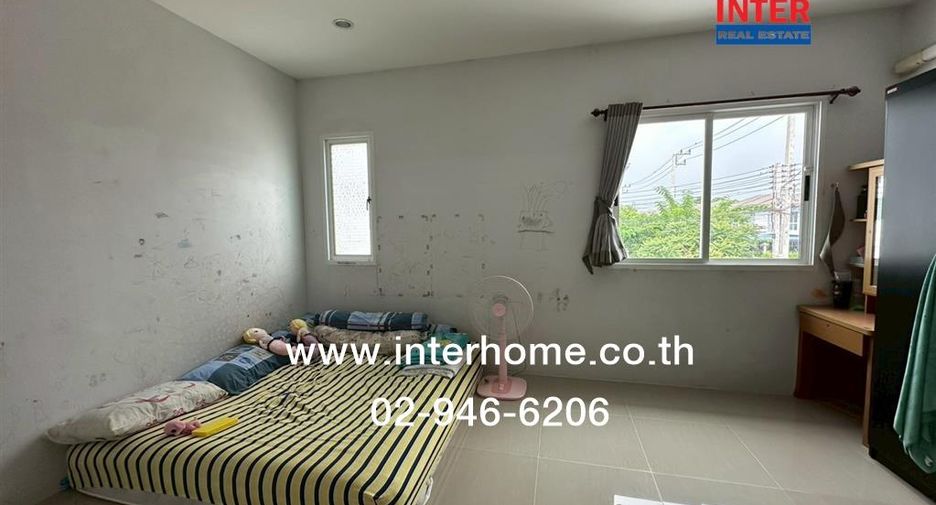 Reihenhaus zum Kauf mit 3 Zimmer in Sam Khok, Pathum Thani