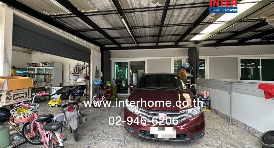 Reihenhaus zum Kauf mit 3 Zimmer in Sam Khok, Pathum Thani