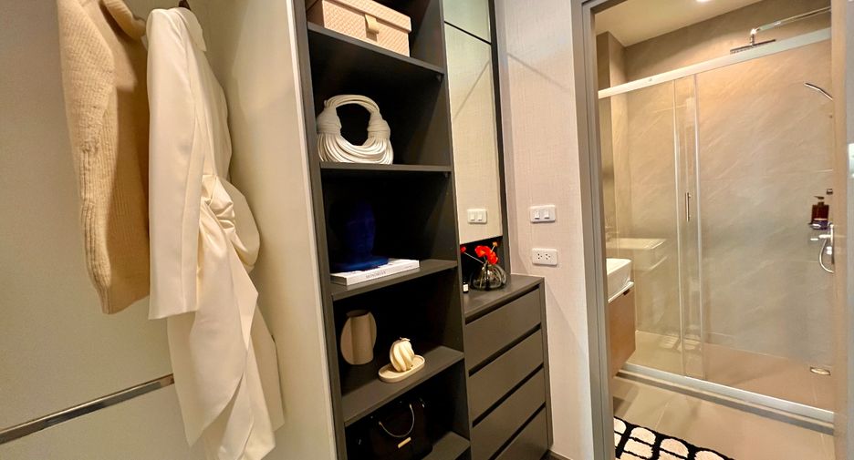 For sale 1 bed condo in Khlong Toei, Bangkok