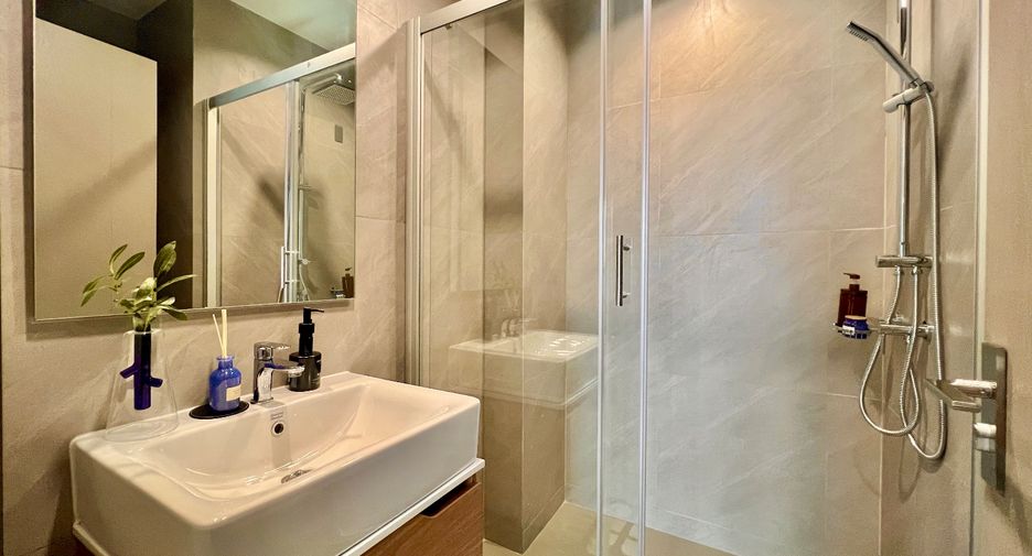 For sale 1 bed condo in Khlong Toei, Bangkok