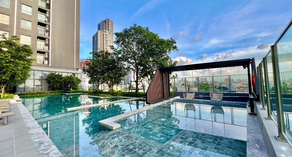 For sale 1 bed condo in Khlong Toei, Bangkok