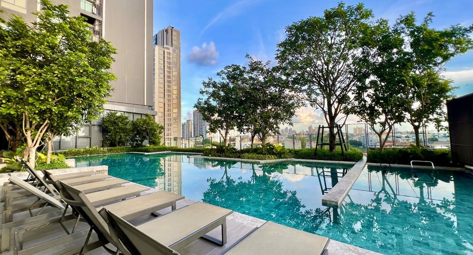 For sale 1 bed condo in Khlong Toei, Bangkok