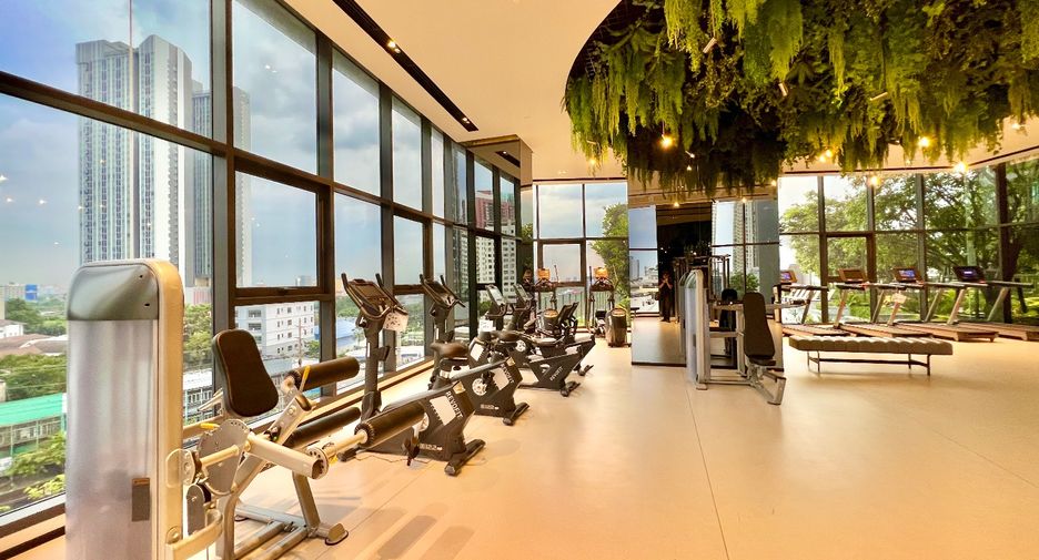 For sale 1 bed condo in Khlong Toei, Bangkok
