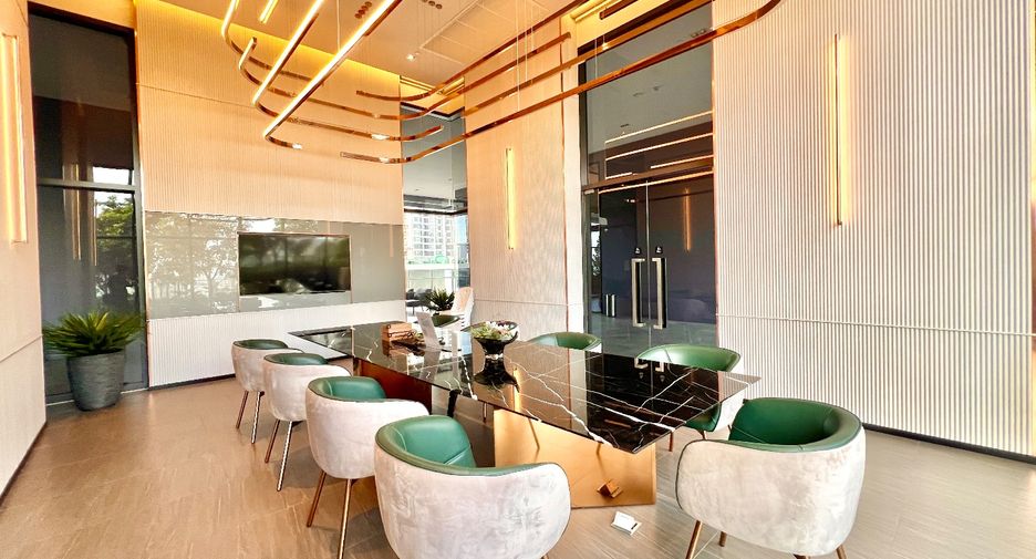 For sale 1 bed condo in Khlong Toei, Bangkok