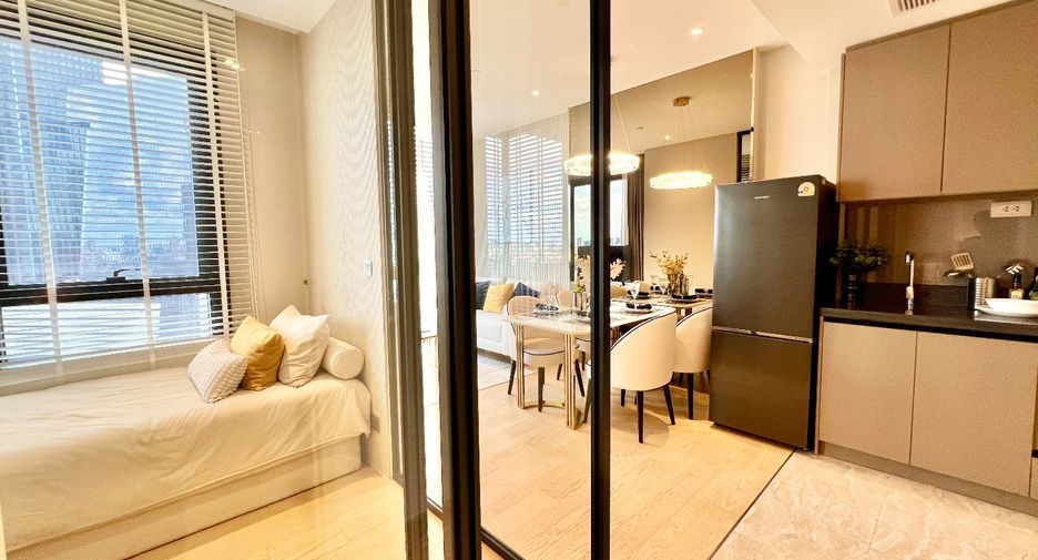 For sale 2 bedrooms condo in Huai Khwang, Bangkok