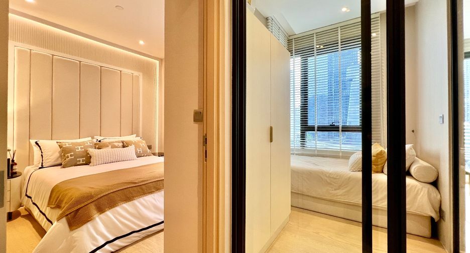 For sale 2 bedrooms condo in Huai Khwang, Bangkok