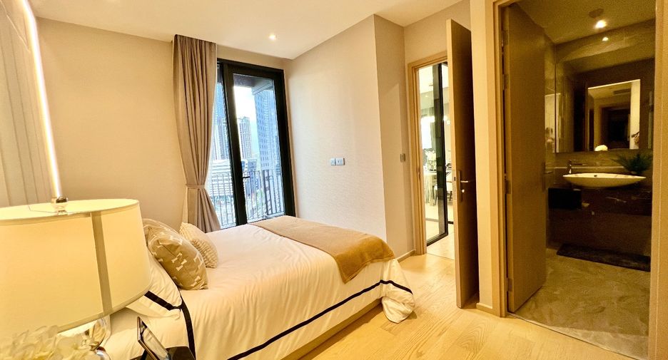For sale 2 bedrooms condo in Huai Khwang, Bangkok