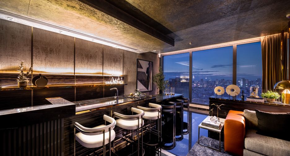 For sale 2 bedrooms condo in Huai Khwang, Bangkok