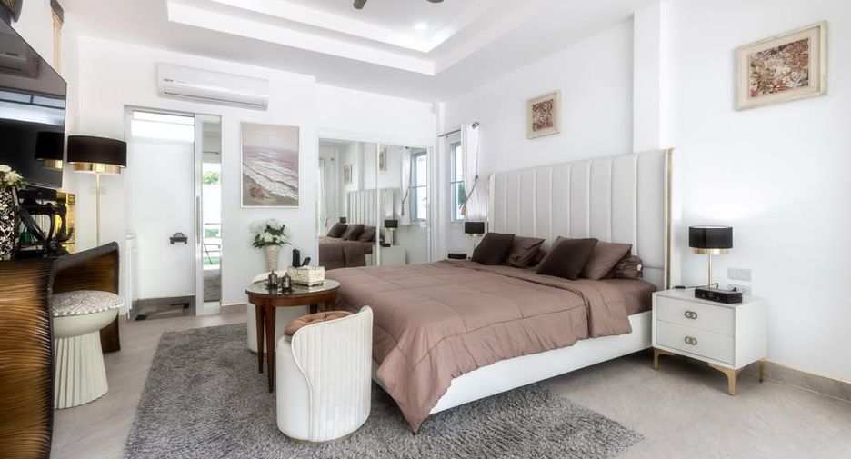 For rent and for sale 5 bedrooms villa in Mueang Phuket, Phuket