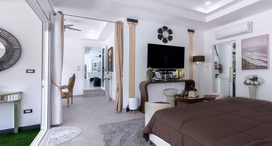 For rent and for sale 5 bedrooms villa in Mueang Phuket, Phuket