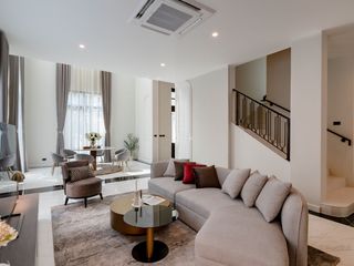 Casa en alquiler y en venta de 5 habitaciones en Saphan Sung, Bangkok