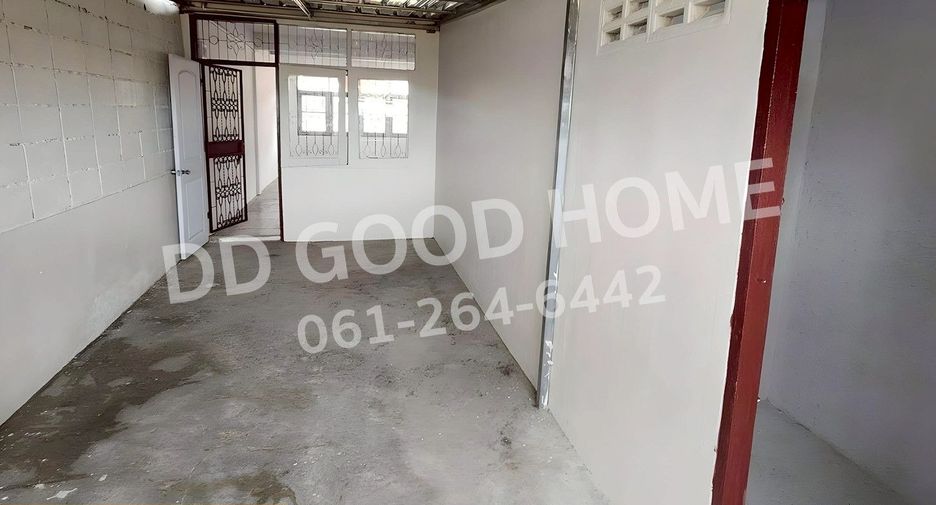 For sale 3 bedrooms retail Space in Phasi Charoen, Bangkok