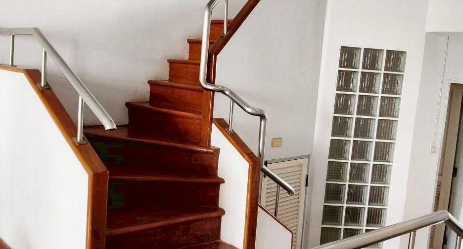 For sale 3 bedrooms townhouse in Mueang Nonthaburi, Nonthaburi