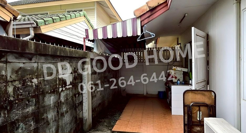 Casa adosada en venta de 4 habitaciones en Bang Sue, Bangkok