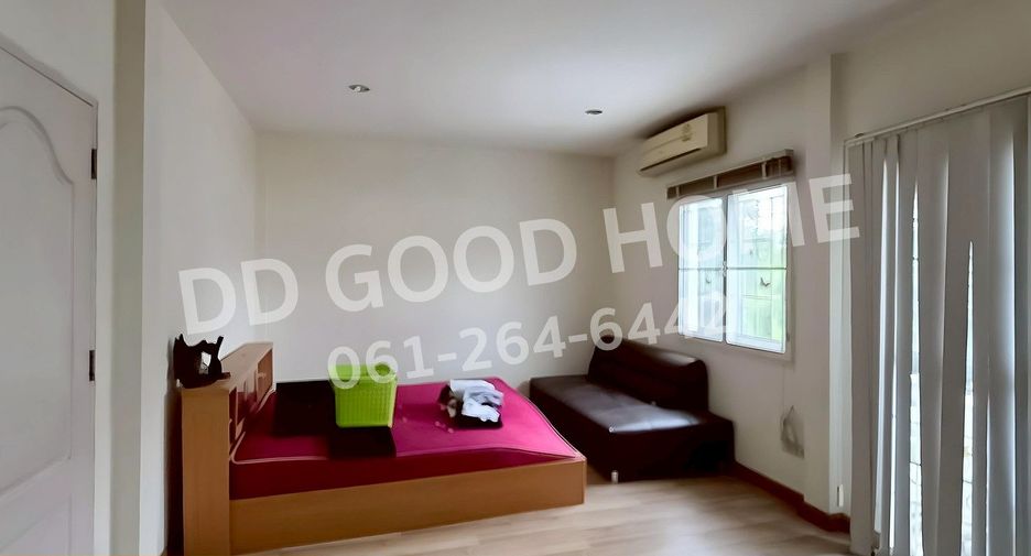 Casa adosada en venta de 4 habitaciones en Bang Sue, Bangkok