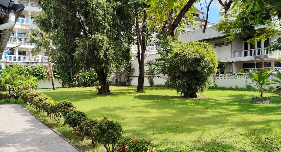 For sale 4 bedrooms house in Wang Thonglang, Bangkok