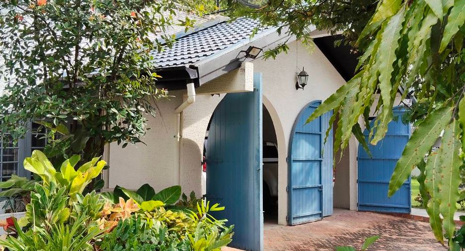 For sale 4 bedrooms house in Wang Thonglang, Bangkok