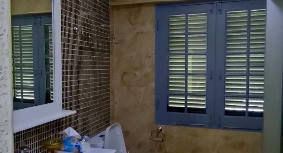 For sale 4 bedrooms house in Wang Thonglang, Bangkok