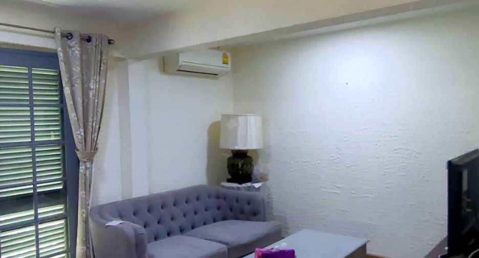 For sale 4 bedrooms house in Wang Thonglang, Bangkok