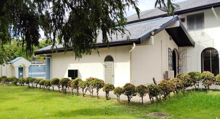 For sale 4 bedrooms house in Wang Thonglang, Bangkok
